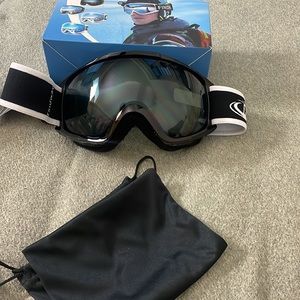 - MENS  BLACK SNOW MOBILE SKI SNOWBOARDING SNOW ACTIVITIES GOOGLES *NEW*
